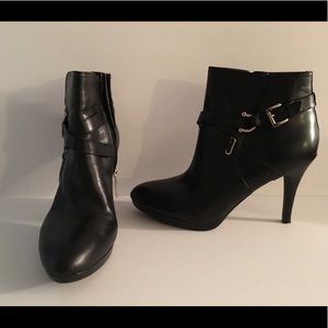 Women’s boots size 10